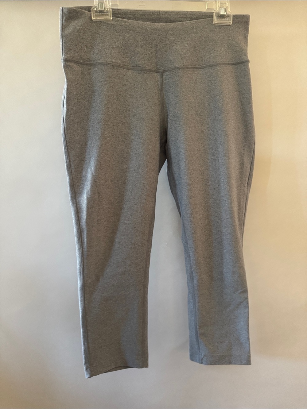 Mondetta Grey Active Stretch Capri Pants Y2K cut